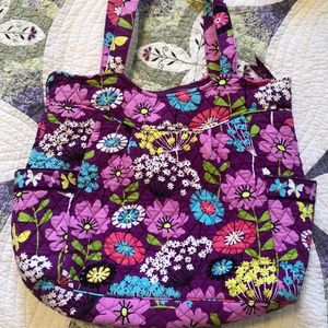 VERA BRADLEY TOTE IN FLUTTERBY HANDBAG PURPLE